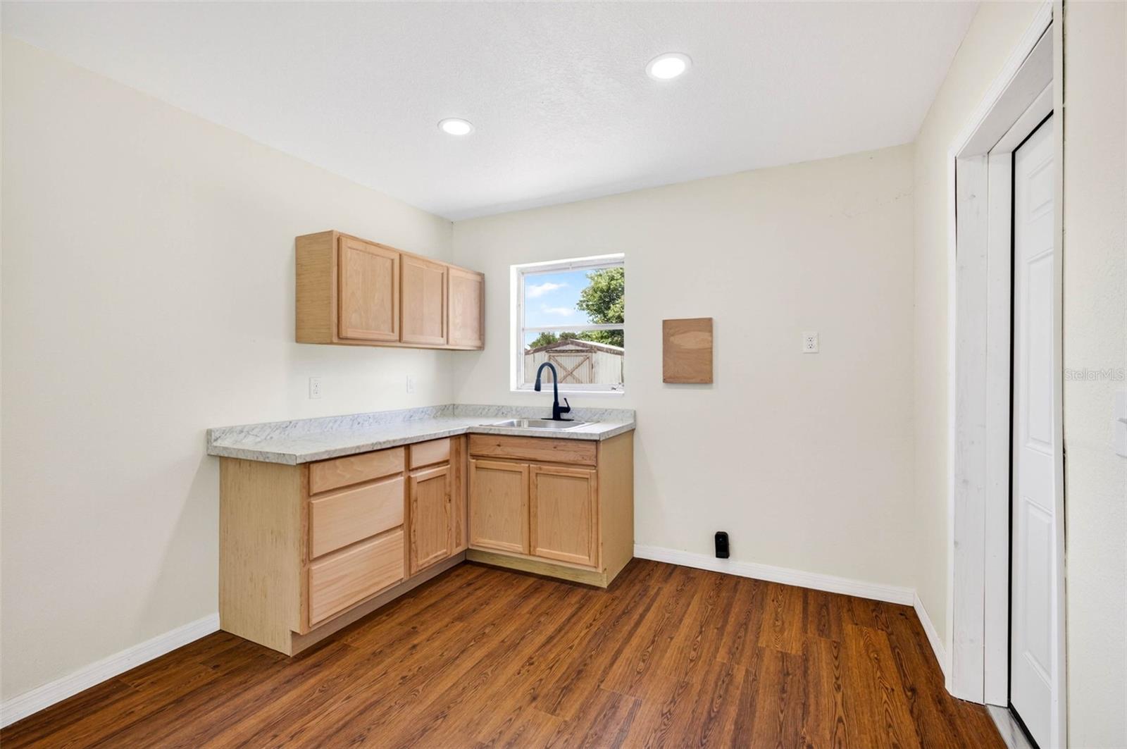 Image 11 of 37 For 34816 Evergreen Way