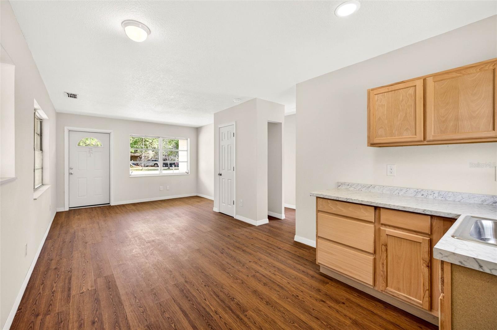 Image 13 of 37 For 34816 Evergreen Way