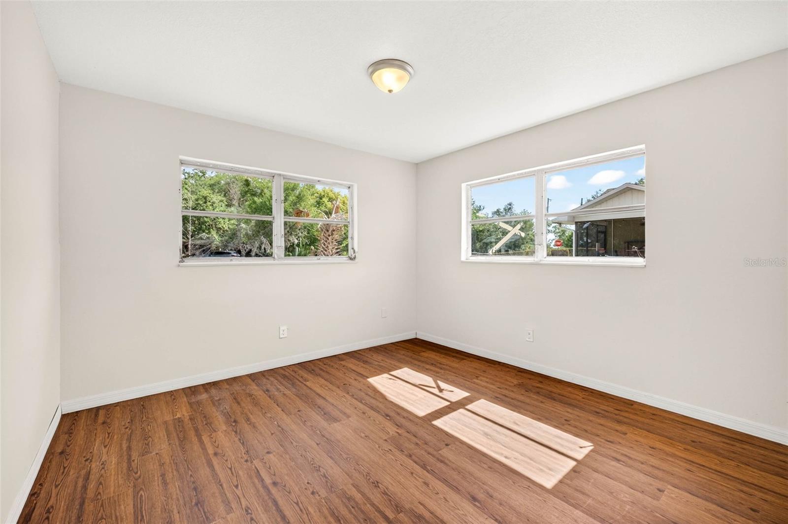 Image 15 of 37 For 34816 Evergreen Way