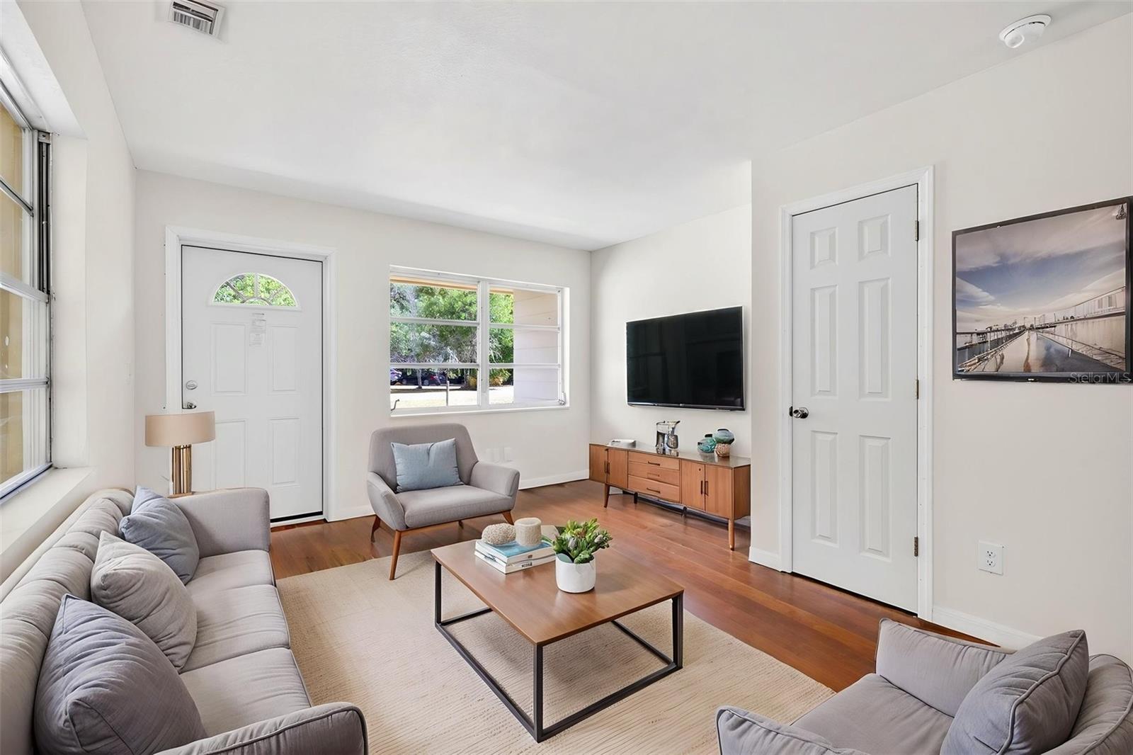 Image 7 of 37 For 34816 Evergreen Way