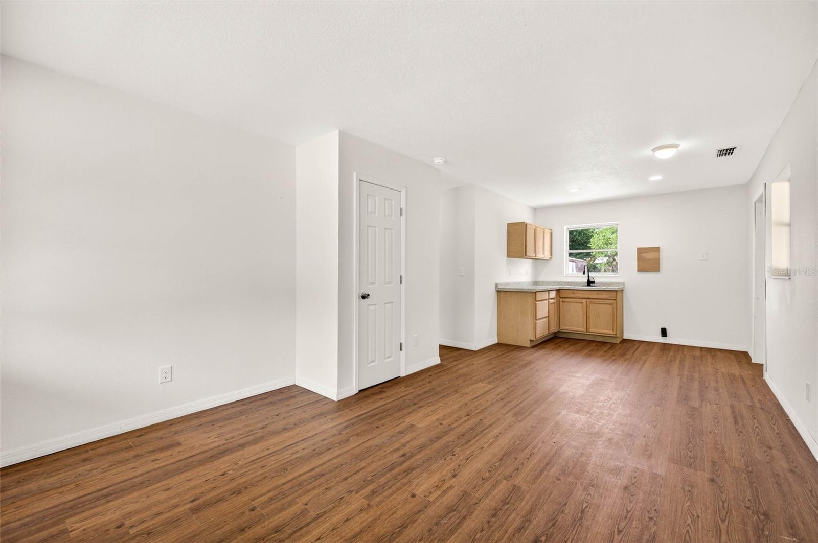 Image 8 of 37 For 34816 Evergreen Way