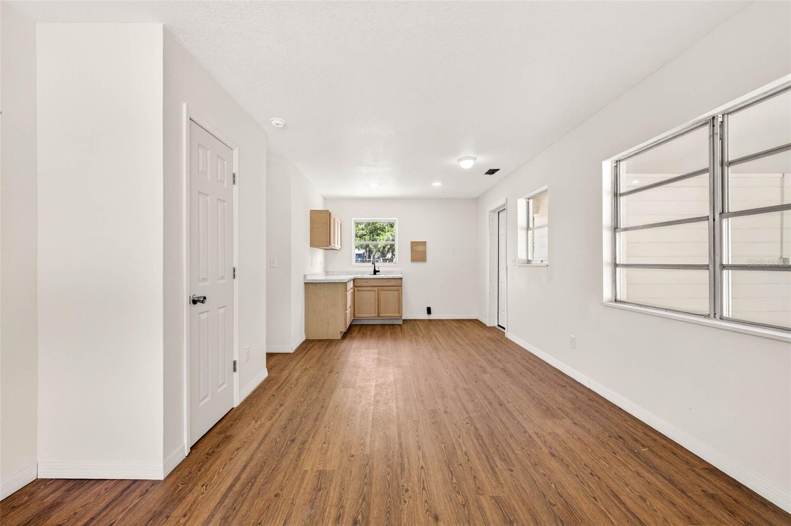 Image 9 of 37 For 34816 Evergreen Way