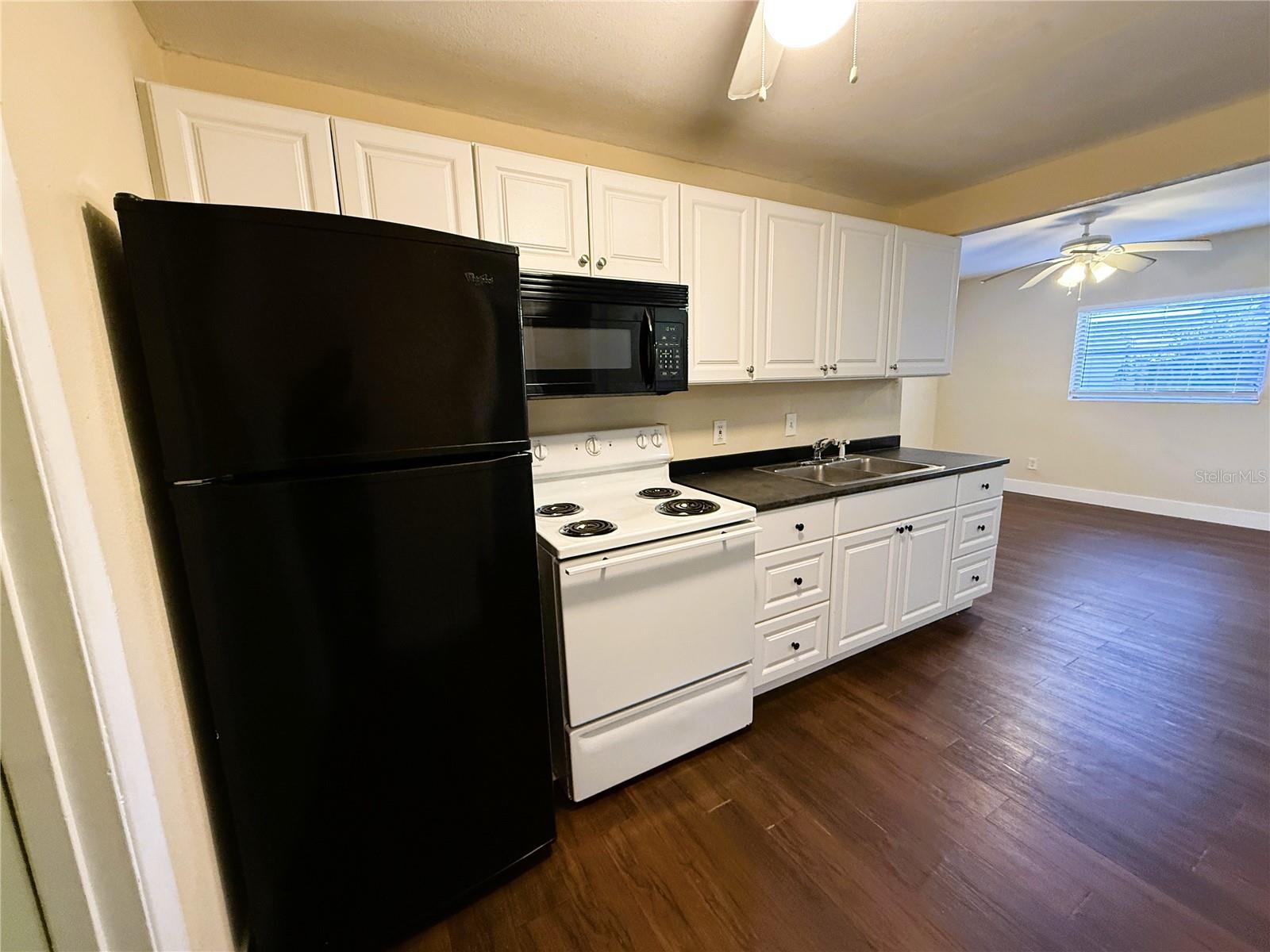 Image 4 of 19 For 12175 3rd Street E 10