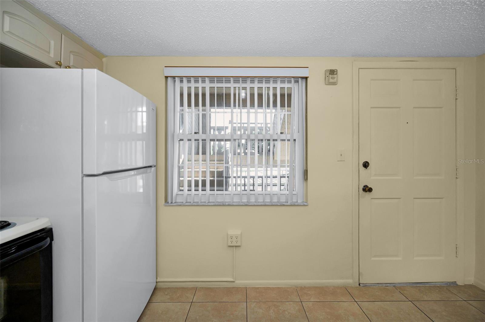 Image 13 of 43 For 936 Virginia Street 201