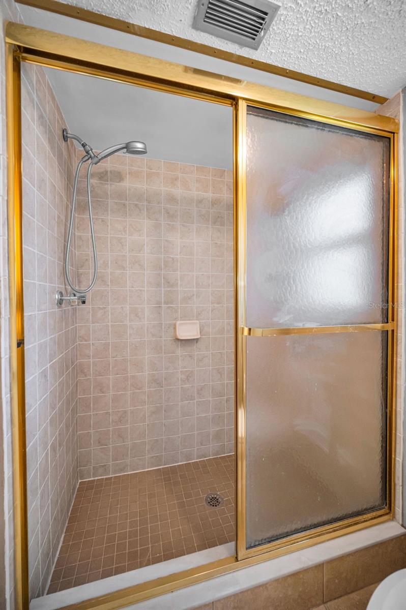 Image 17 of 43 For 936 Virginia Street 201