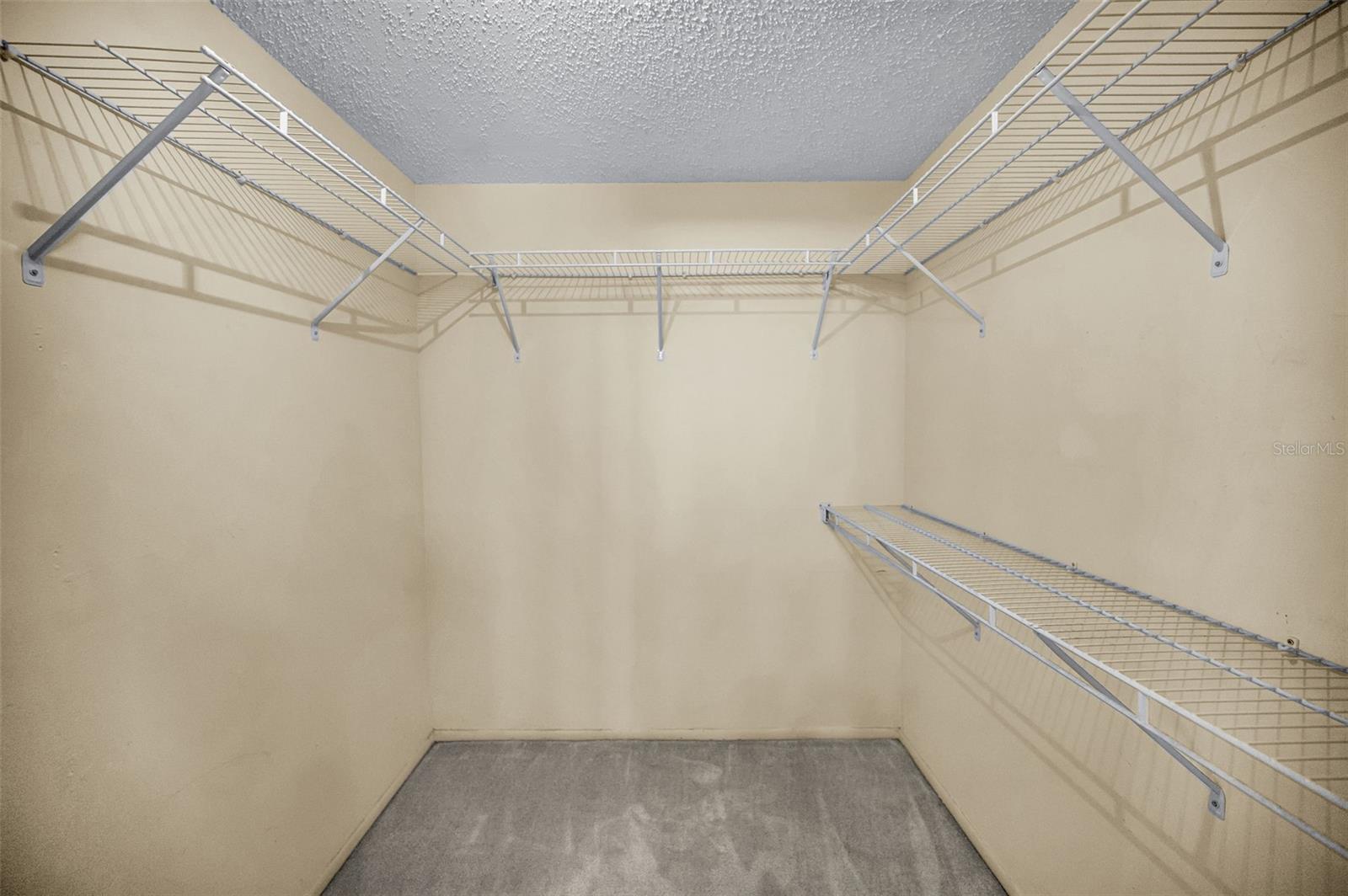 Image 18 of 43 For 936 Virginia Street 201