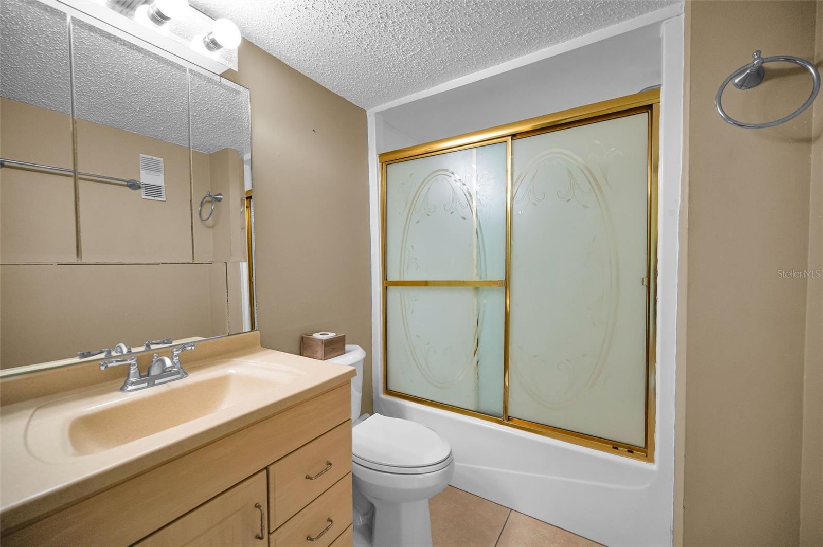Image 21 of 43 For 936 Virginia Street 201