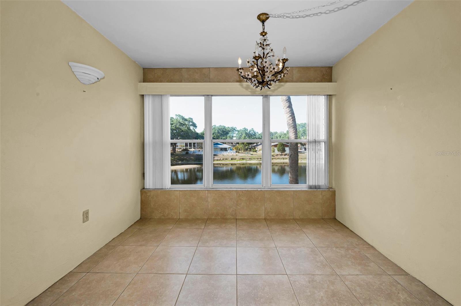 Image 22 of 43 For 936 Virginia Street 201