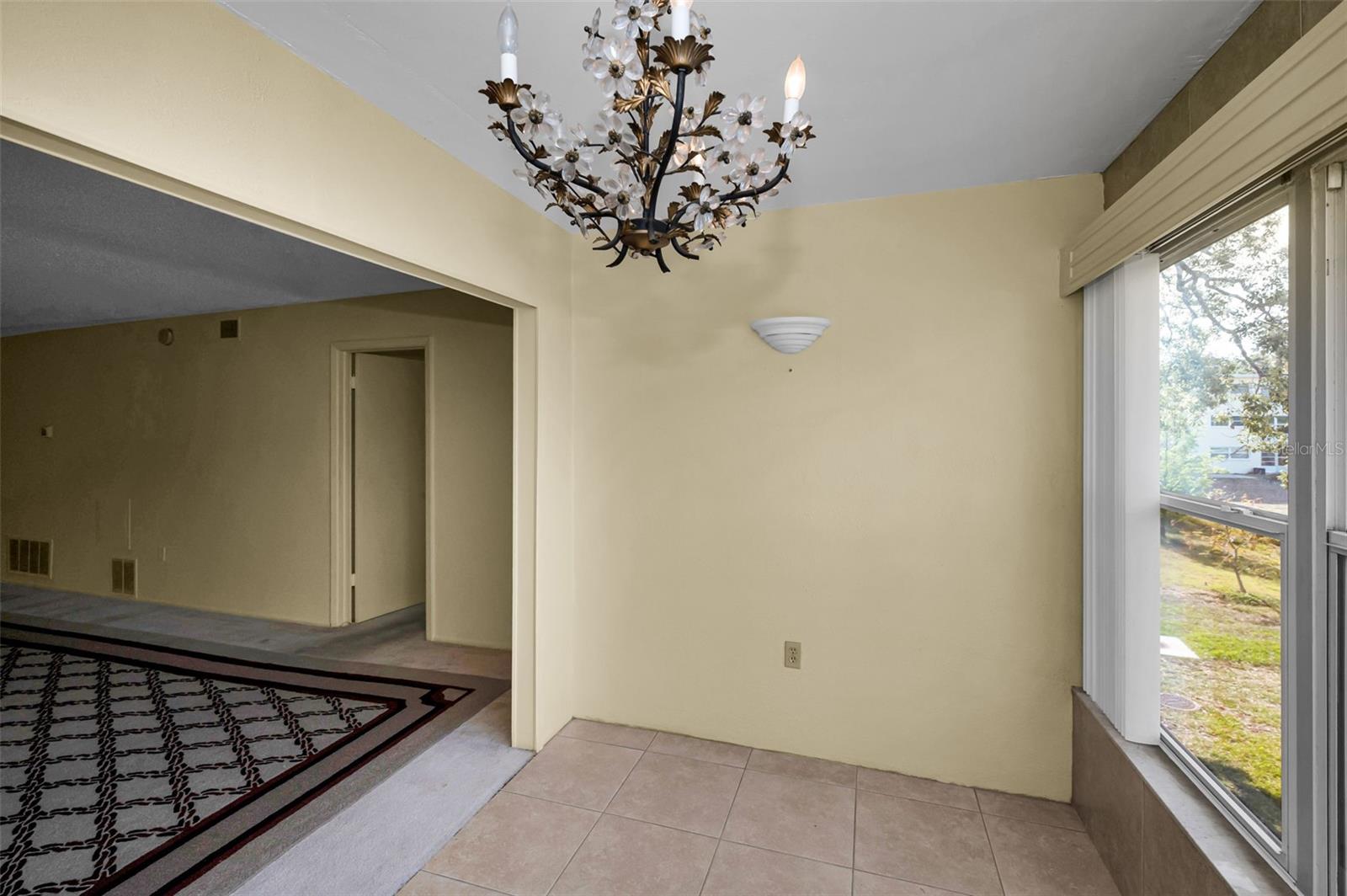 Image 25 of 43 For 936 Virginia Street 201