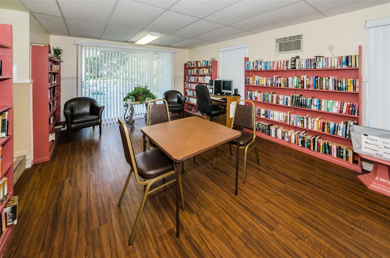 Image 31 of 43 For 936 Virginia Street 201