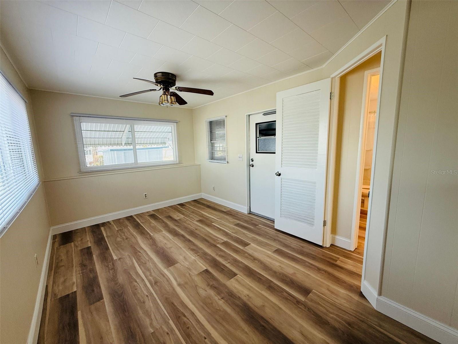 Image 17 of 40 For 4851 Gandy Boulevard B7l13