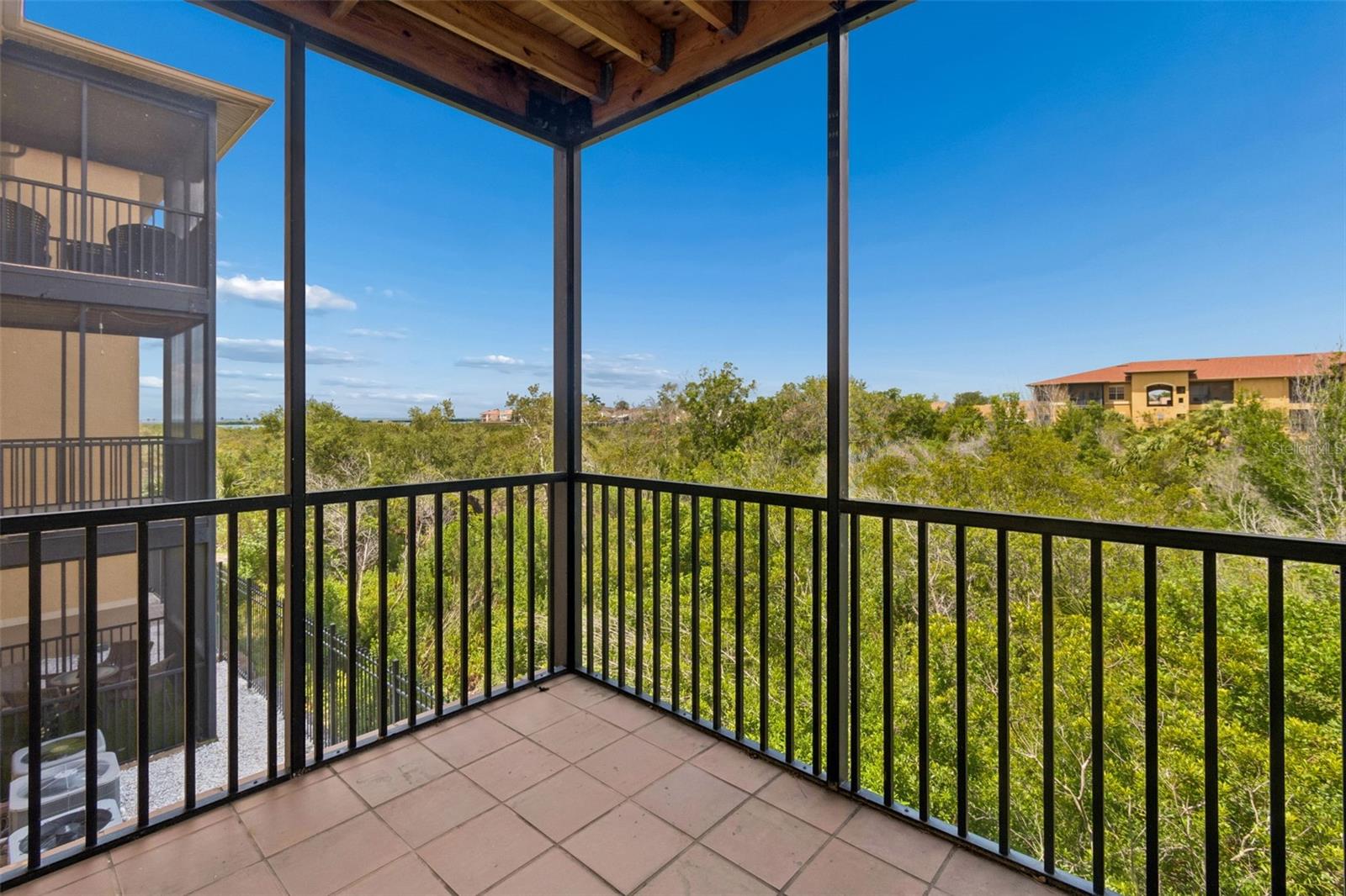 Image 18 of 36 For 4304 Bayside Village Drive 204