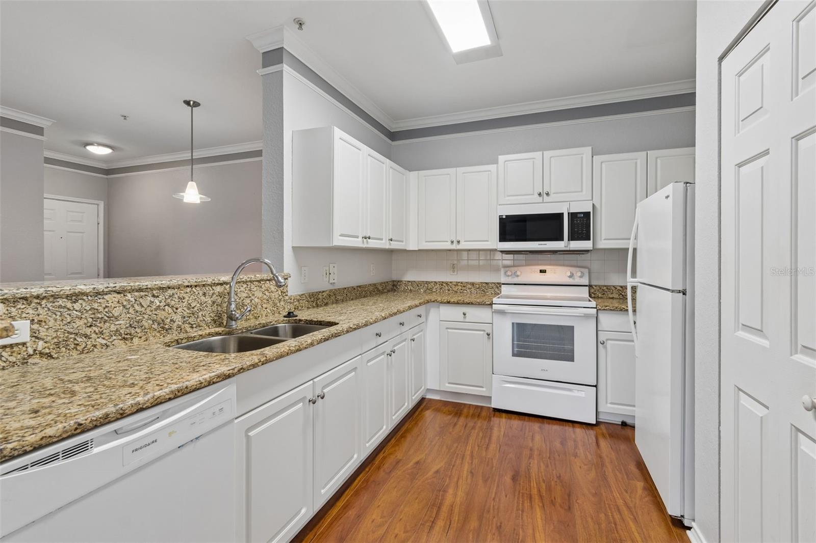 Image 4 of 36 For 4304 Bayside Village Drive 204