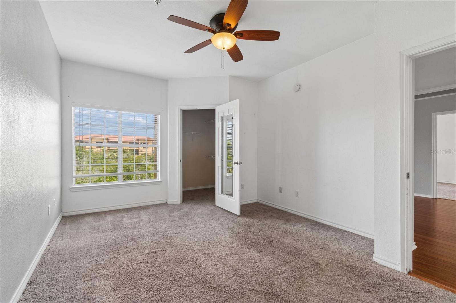 Image 9 of 36 For 4304 Bayside Village Drive 204