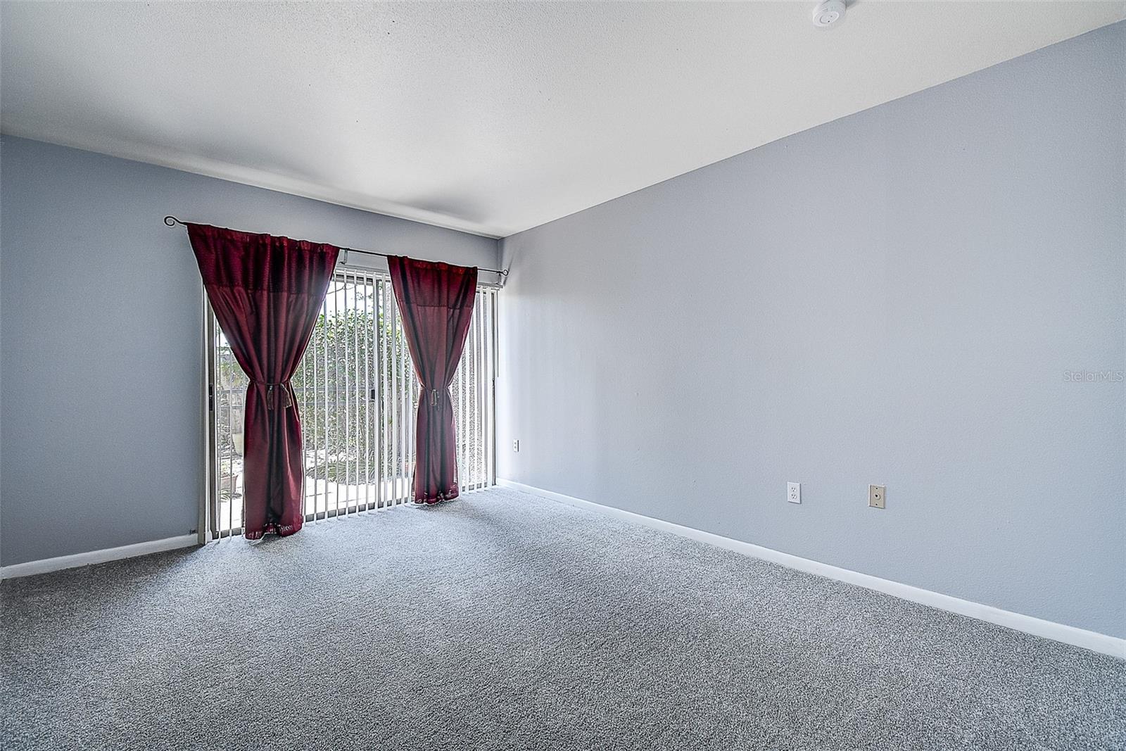 Image 21 of 47 For 860 Village Drive N 106