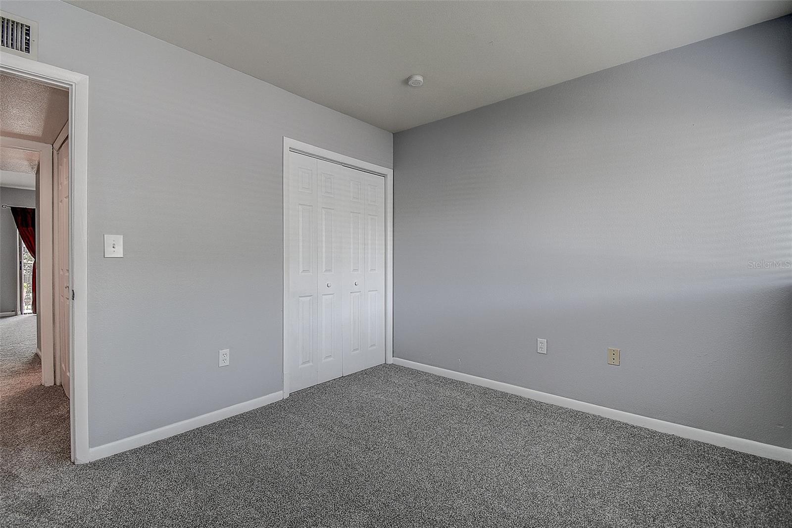 Image 24 of 47 For 860 Village Drive N 106