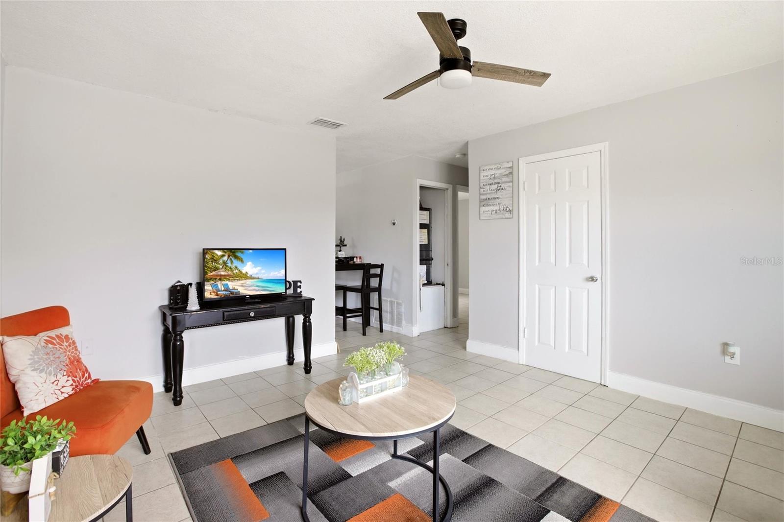 Image 5 of 22 For 1702 Birchwood Circle A