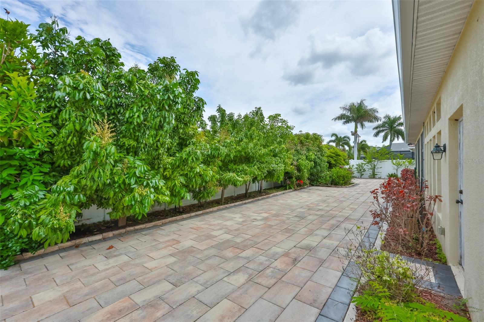 Image 29 of 32 For 3822 Cardenal Avenue