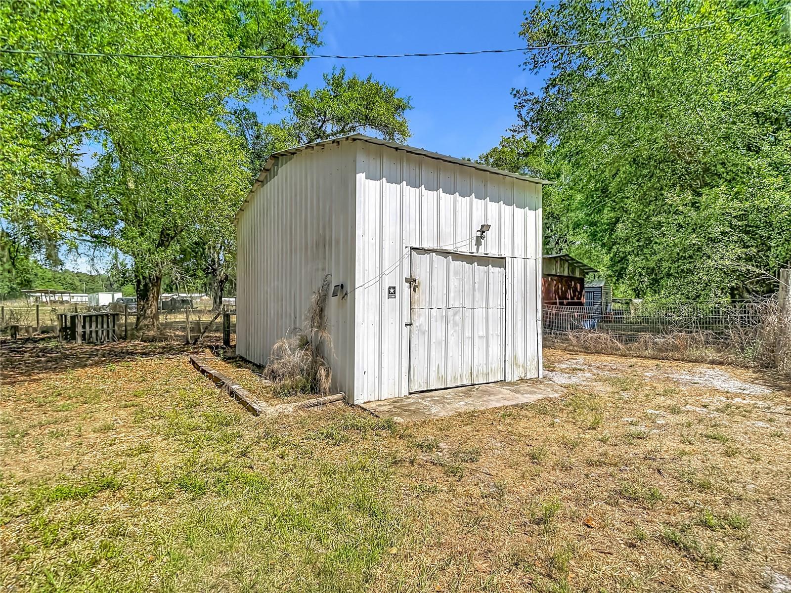 Image 11 of 47 For 40949 Jerry Road