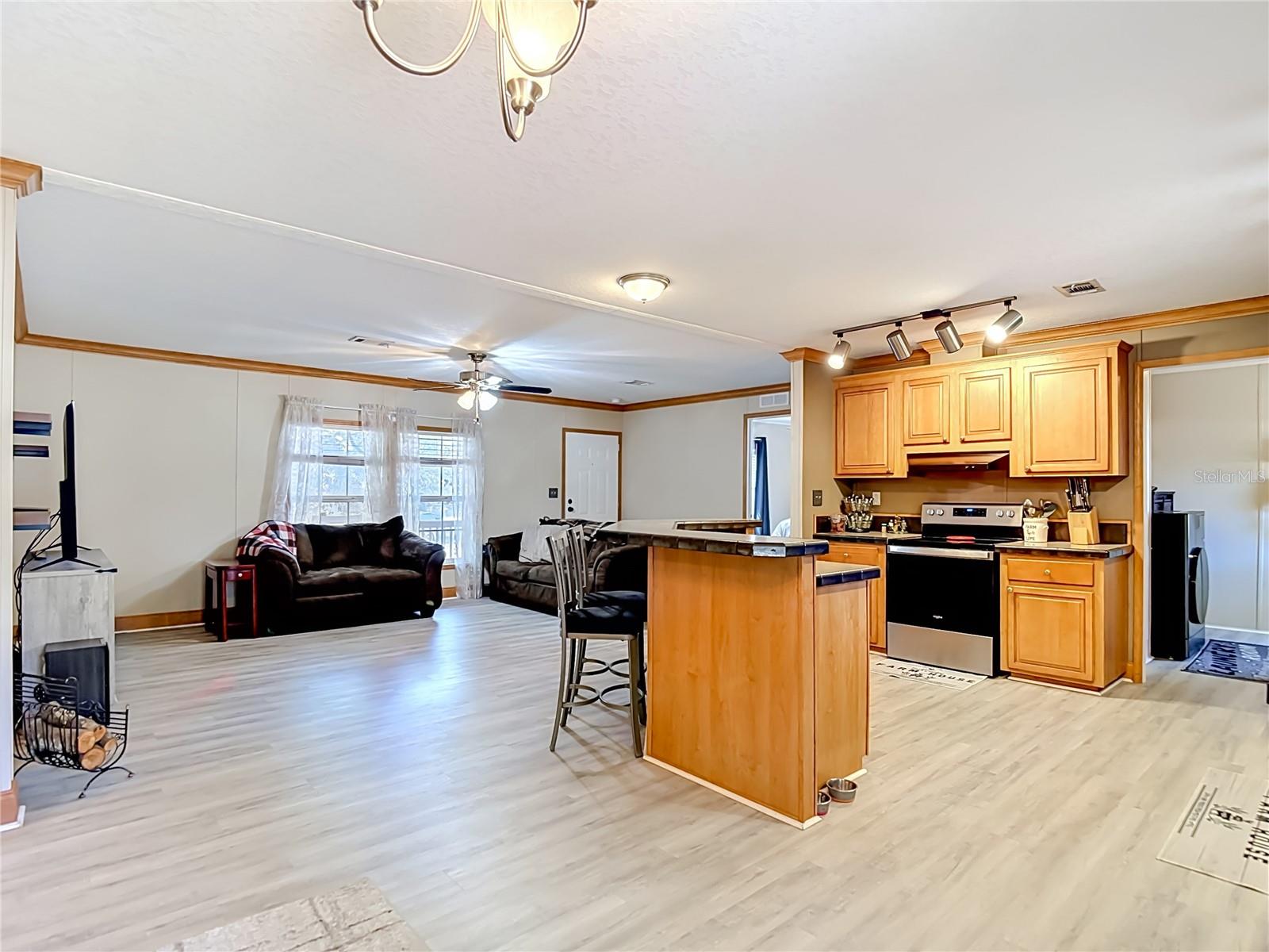 Image 16 of 47 For 40949 Jerry Road