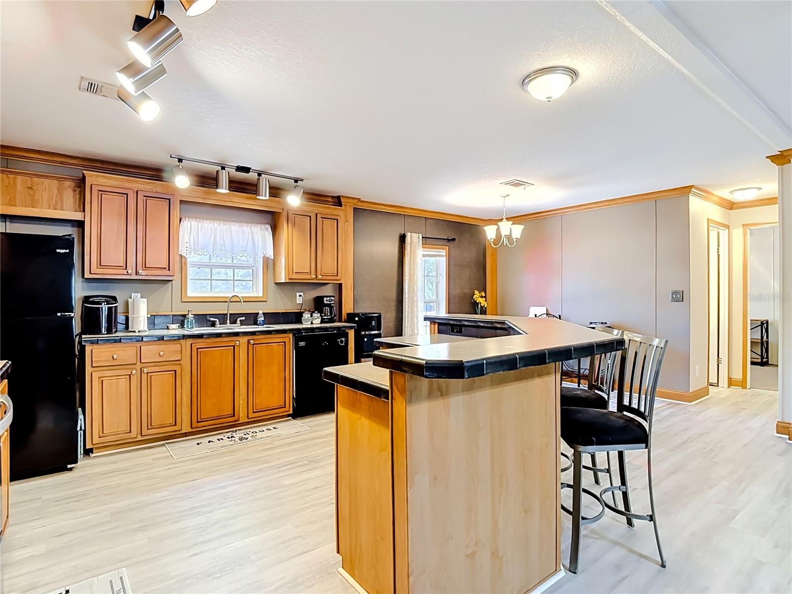 Image 20 of 47 For 40949 Jerry Road
