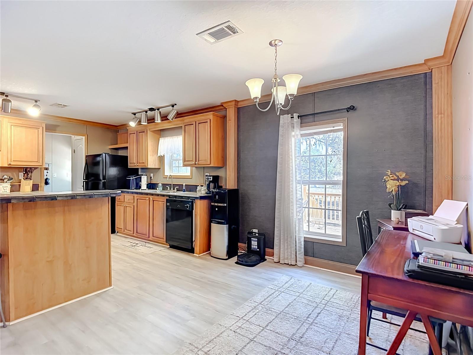 Image 22 of 47 For 40949 Jerry Road