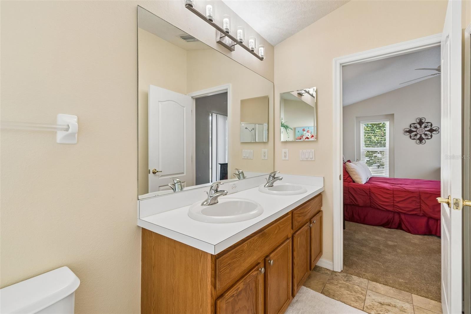 Image 32 of 51 For 30816 Midtown Court