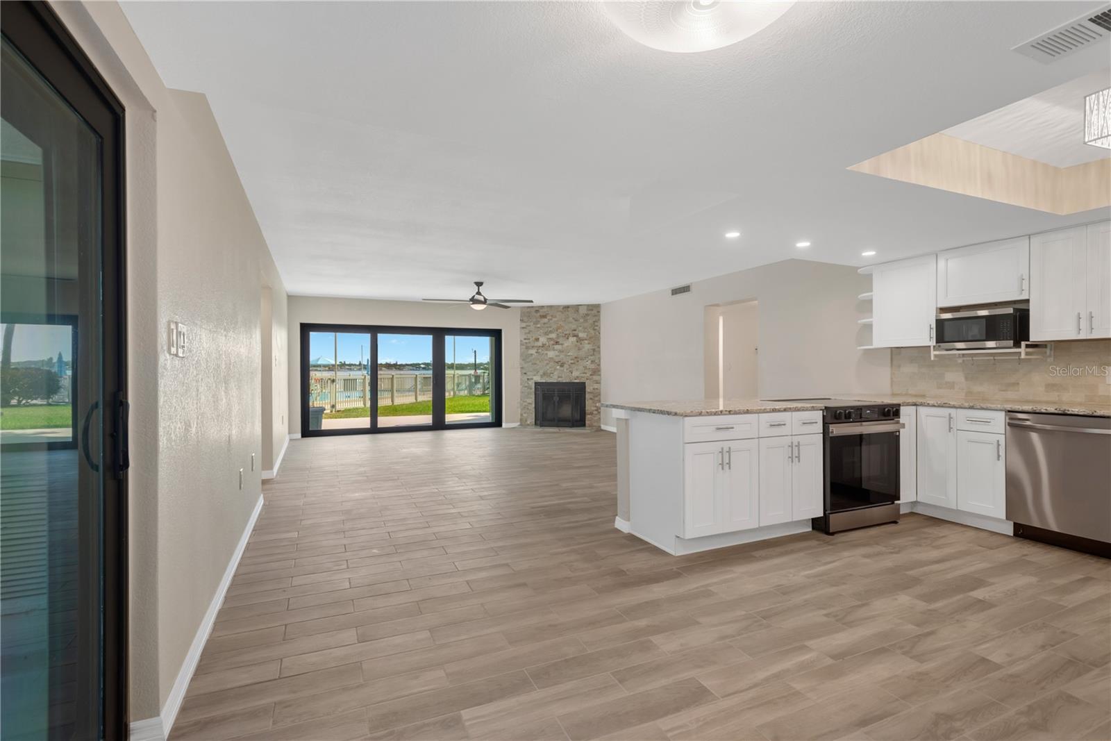 Image 18 of 43 For 7520 Sunshine Skyway Lane S P5