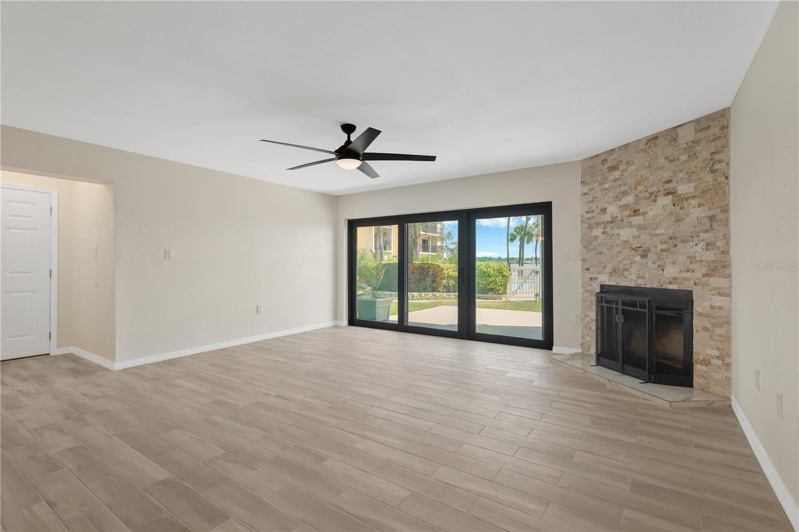 Image 19 of 43 For 7520 Sunshine Skyway Lane S P5