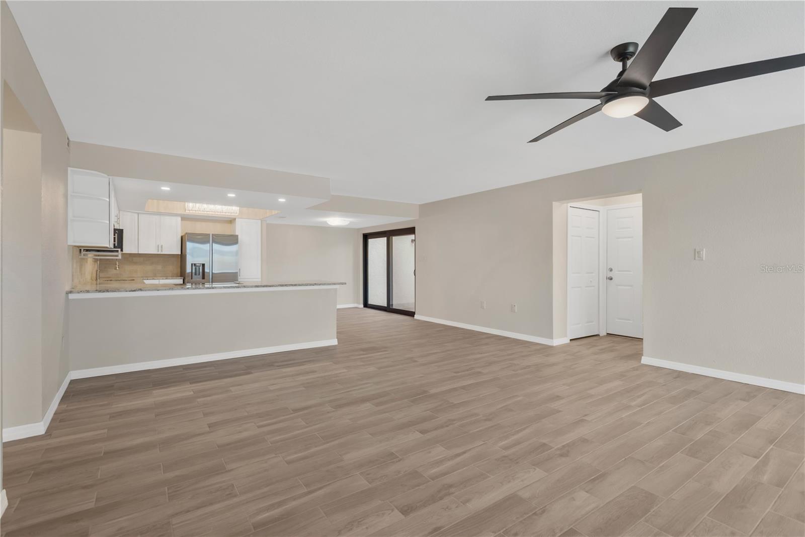 Image 21 of 43 For 7520 Sunshine Skyway Lane S P5