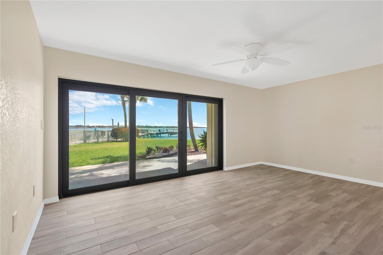 Image 23 of 43 For 7520 Sunshine Skyway Lane S P5