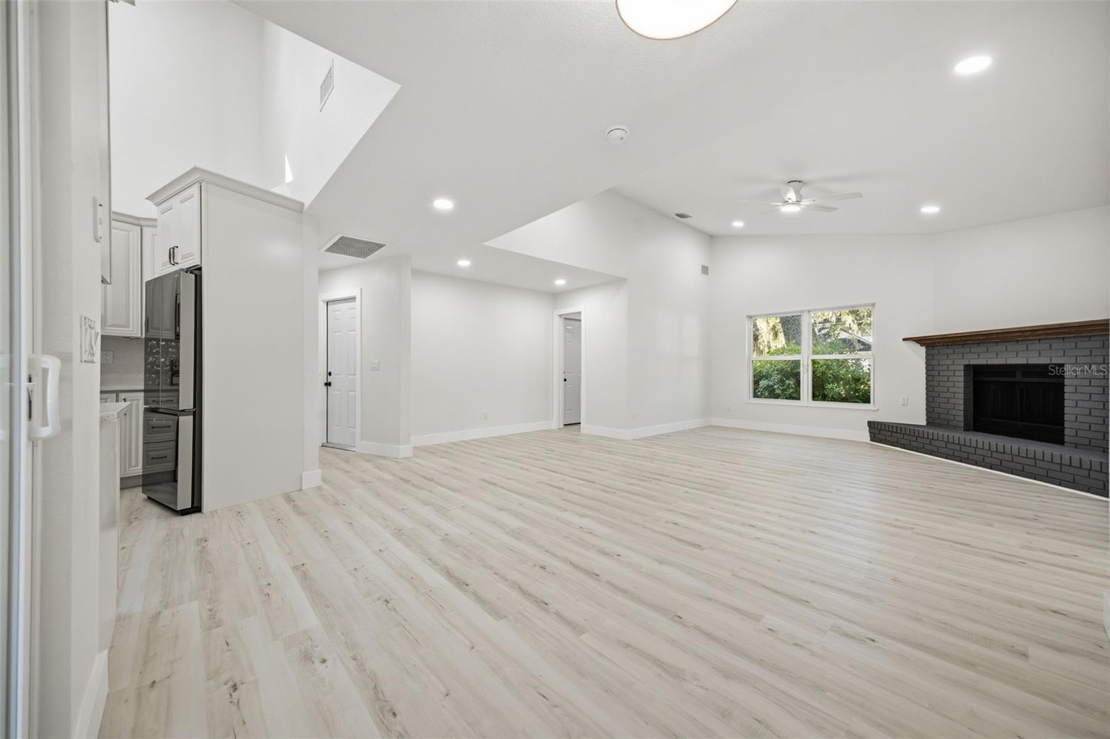 Image 9 of 50 For 1204 Moondale Court