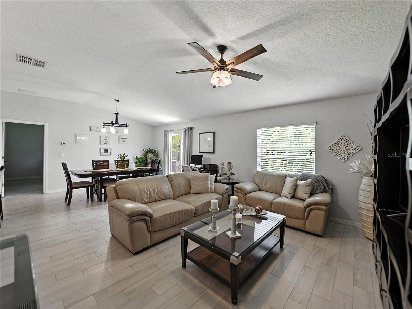 Image 13 of 41 For 149 Cascade Bend Drive