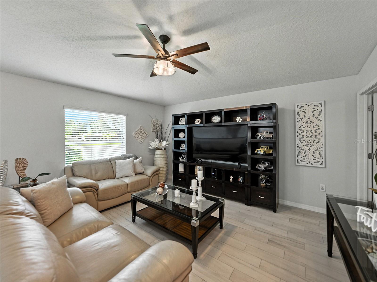 Image 15 of 41 For 149 Cascade Bend Drive