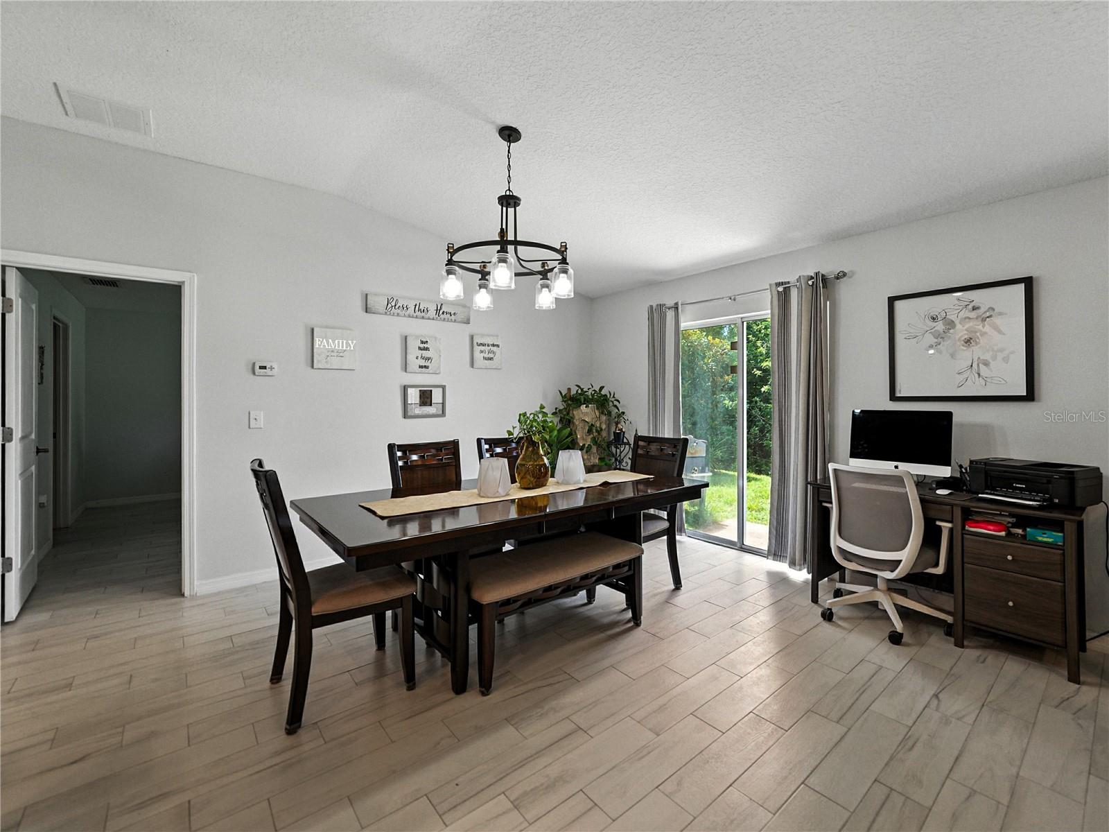 Image 17 of 41 For 149 Cascade Bend Drive