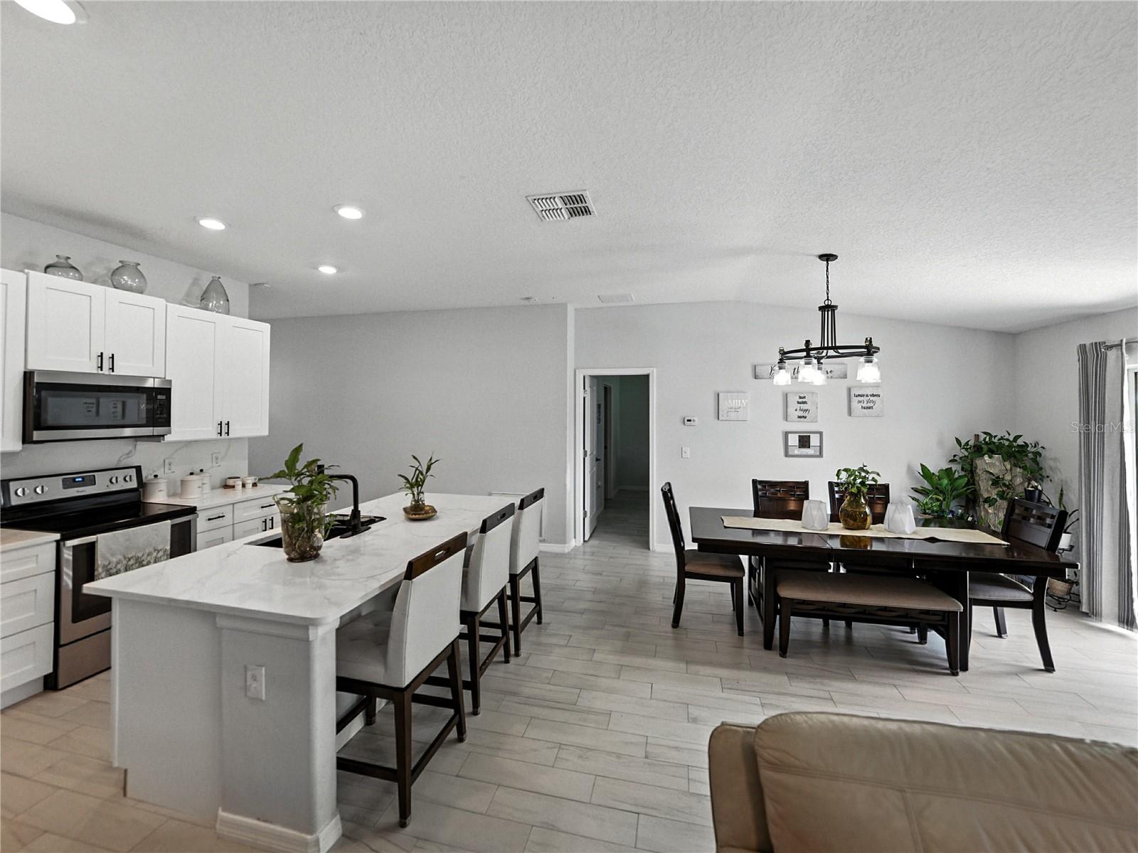 Image 19 of 41 For 149 Cascade Bend Drive