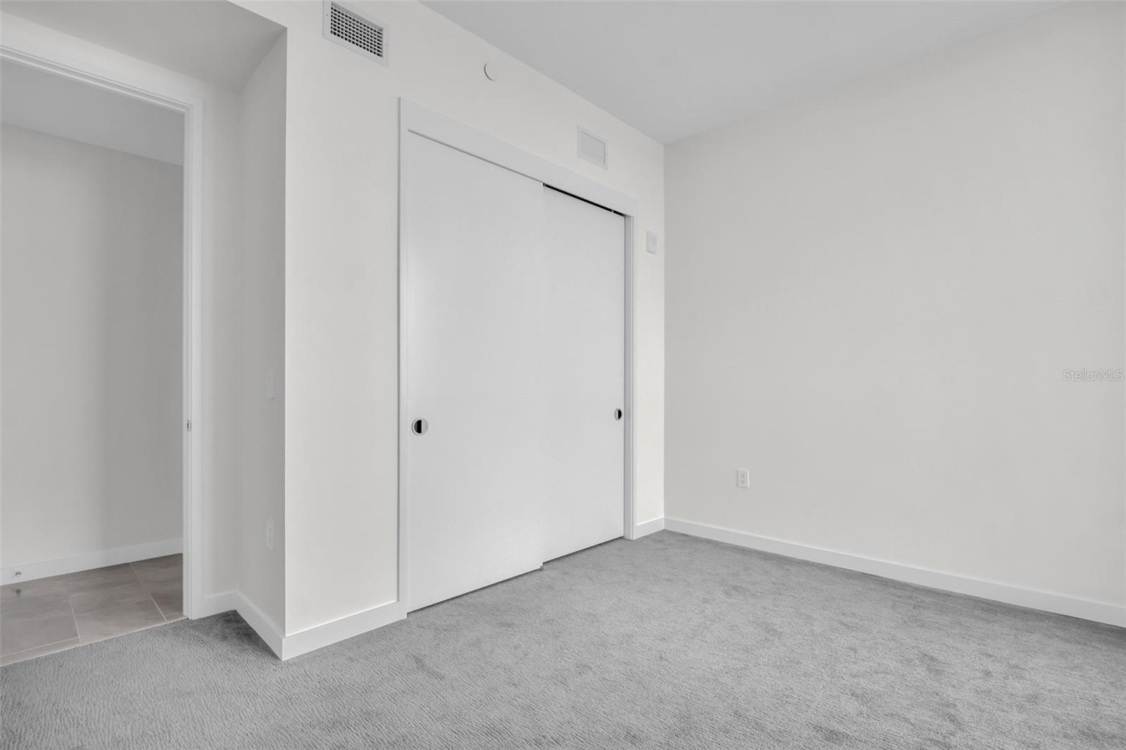 Image 33 of 78 For 400 Central Avenue 3002