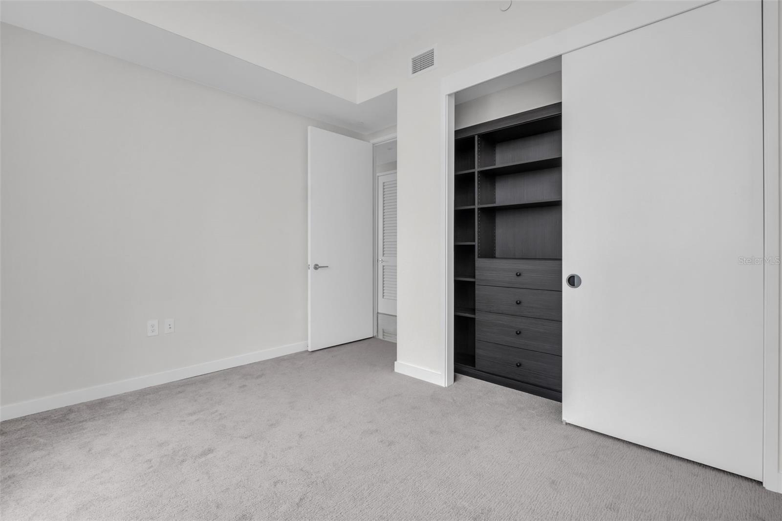Image 36 of 78 For 400 Central Avenue 3002