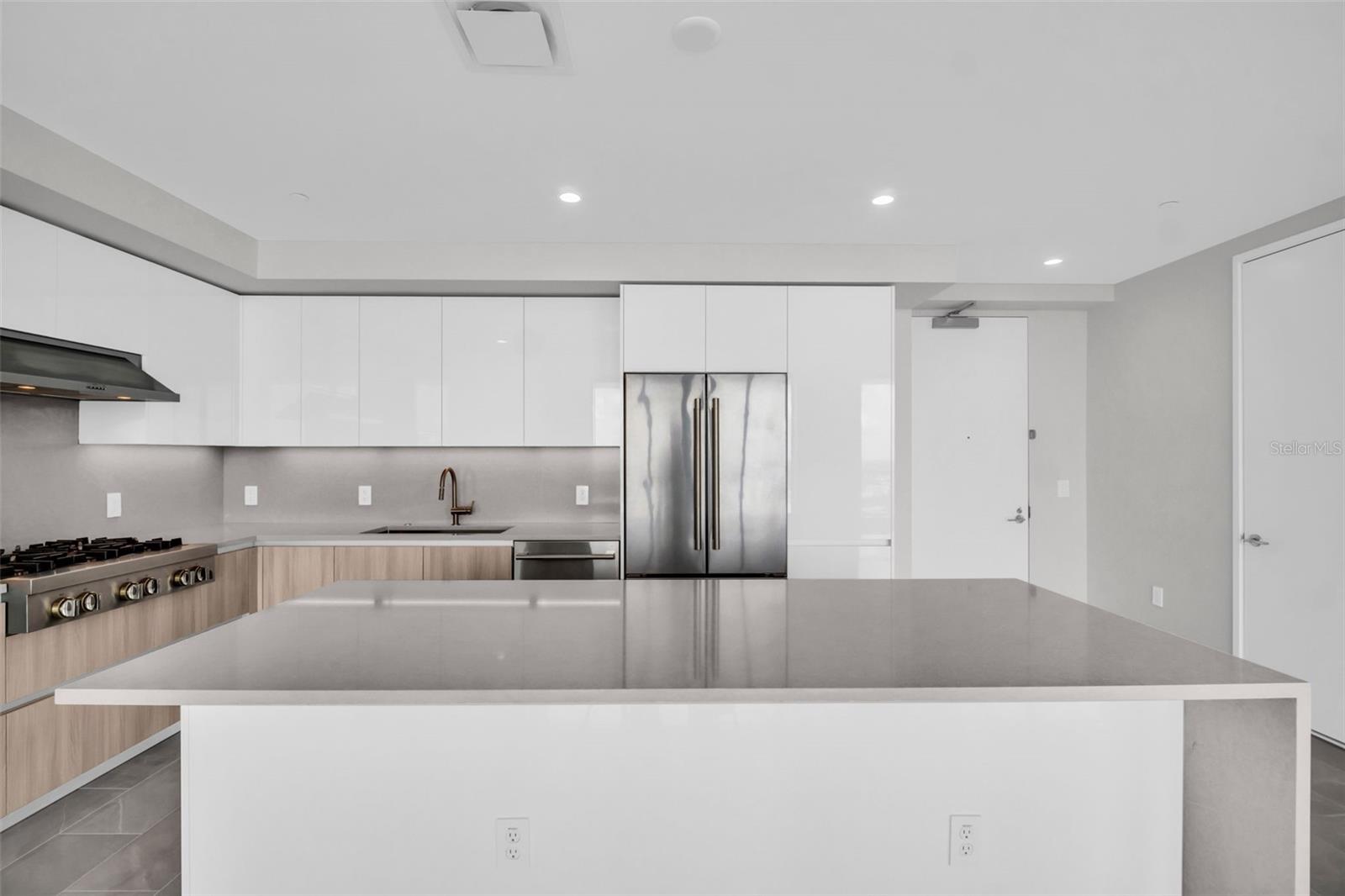 Image 6 of 78 For 400 Central Avenue 3002