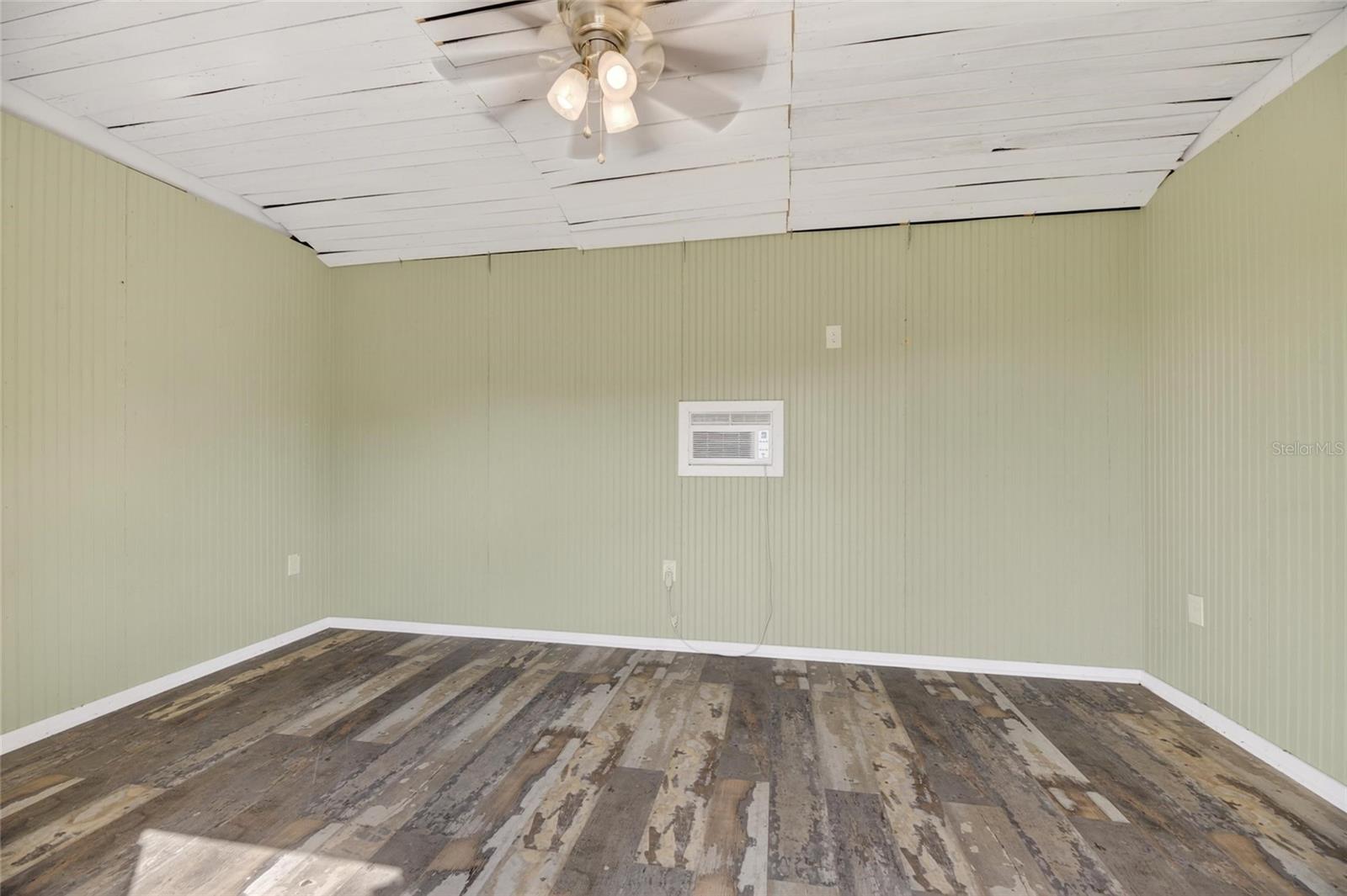 Image 62 of 91 For 4409 Windmill Pointe Drive