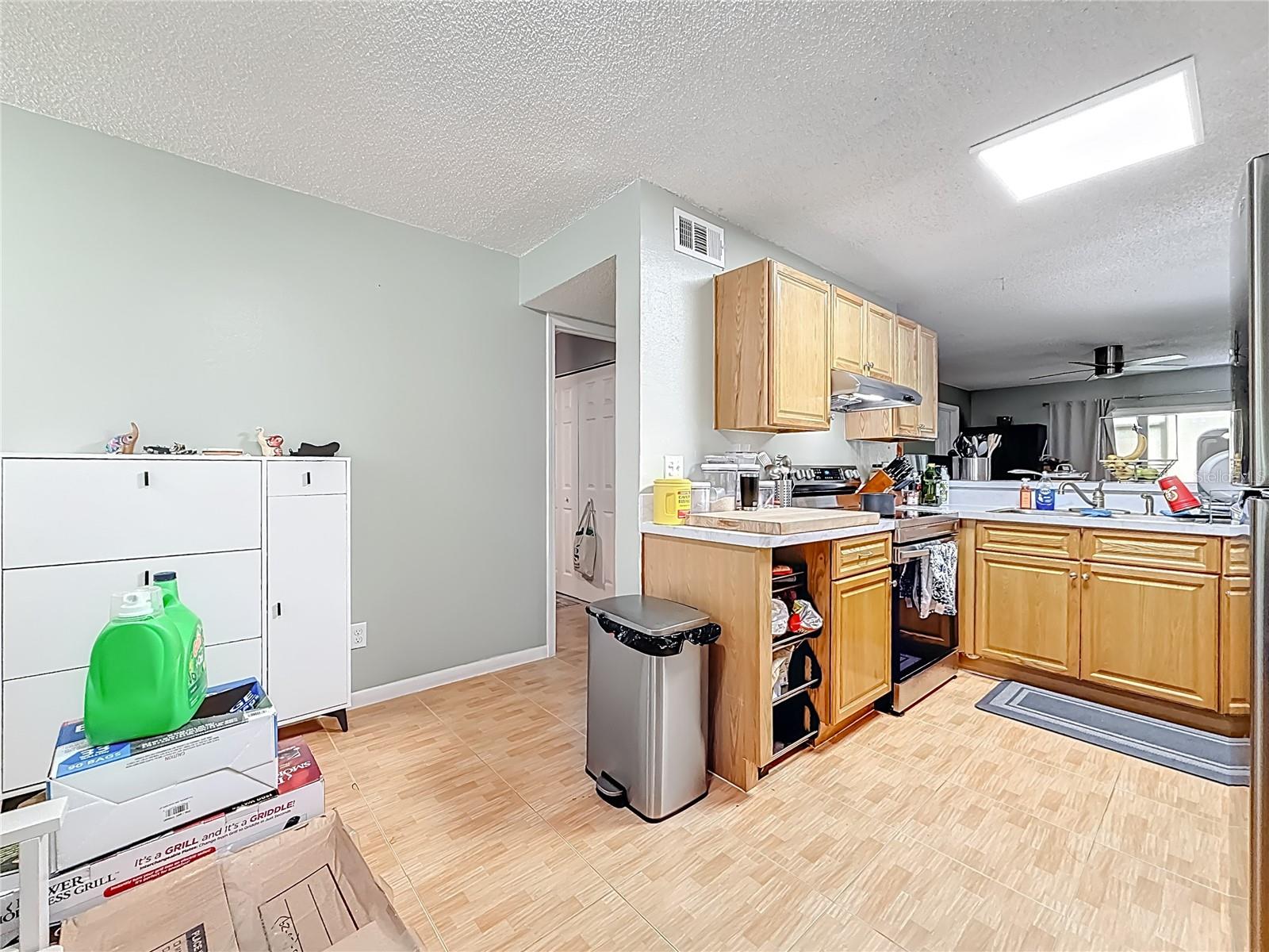 Image 8 of 21 For 11201 122nd Avenue 231