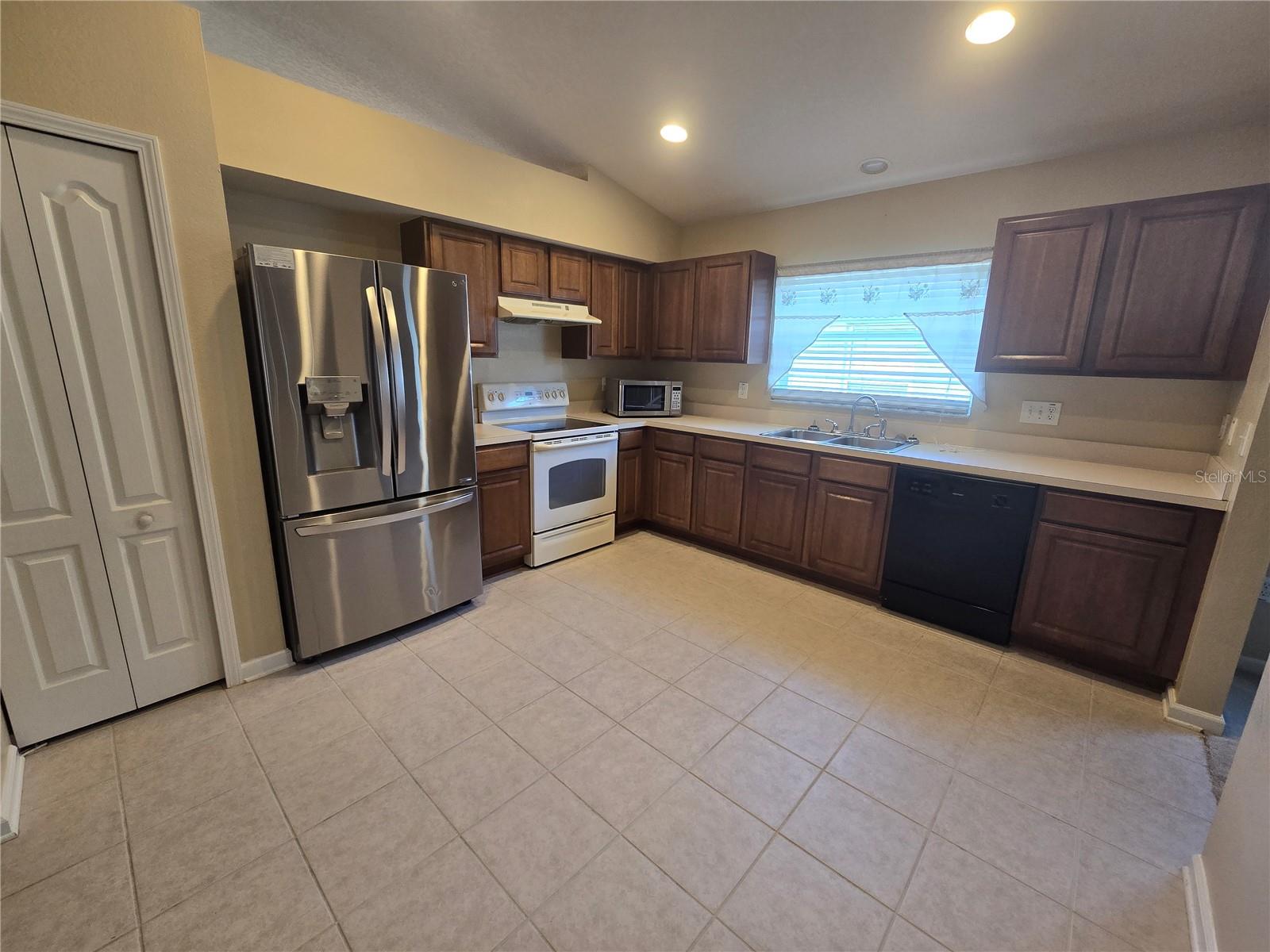Image 12 of 44 For 7624 Granitville Drive