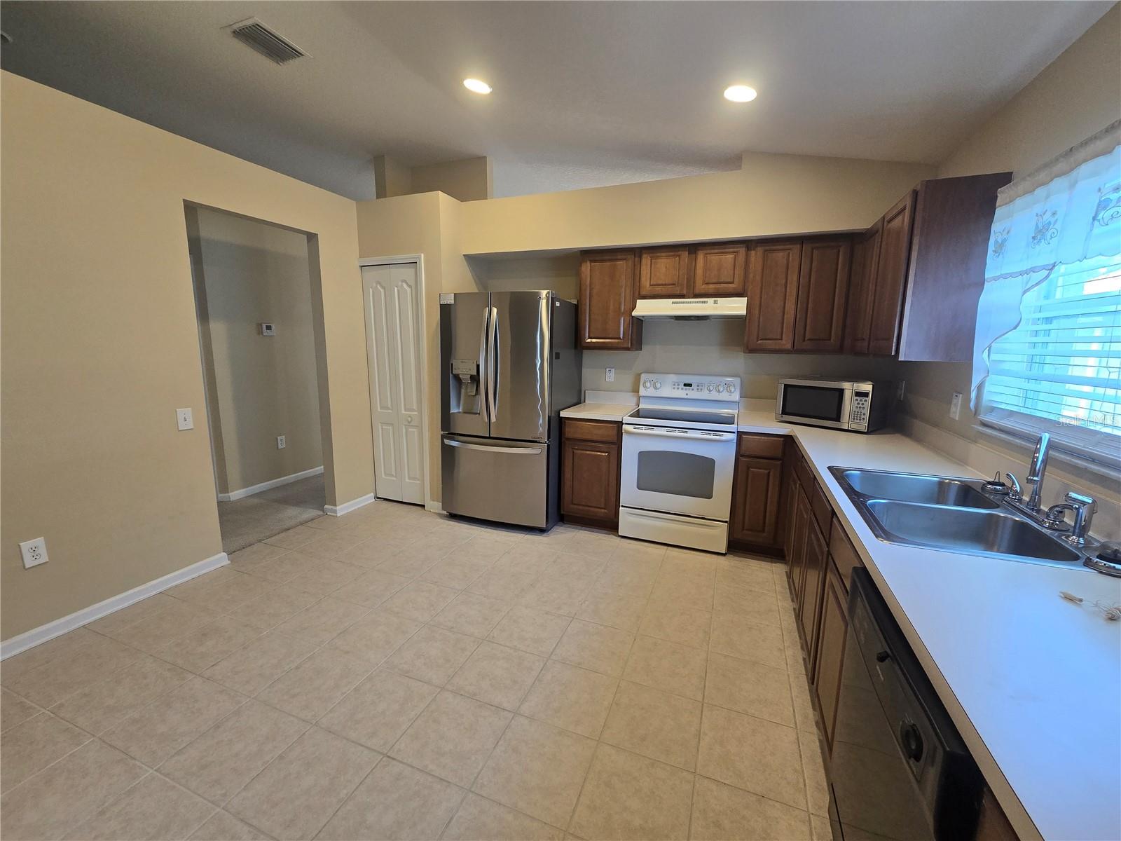 Image 13 of 44 For 7624 Granitville Drive