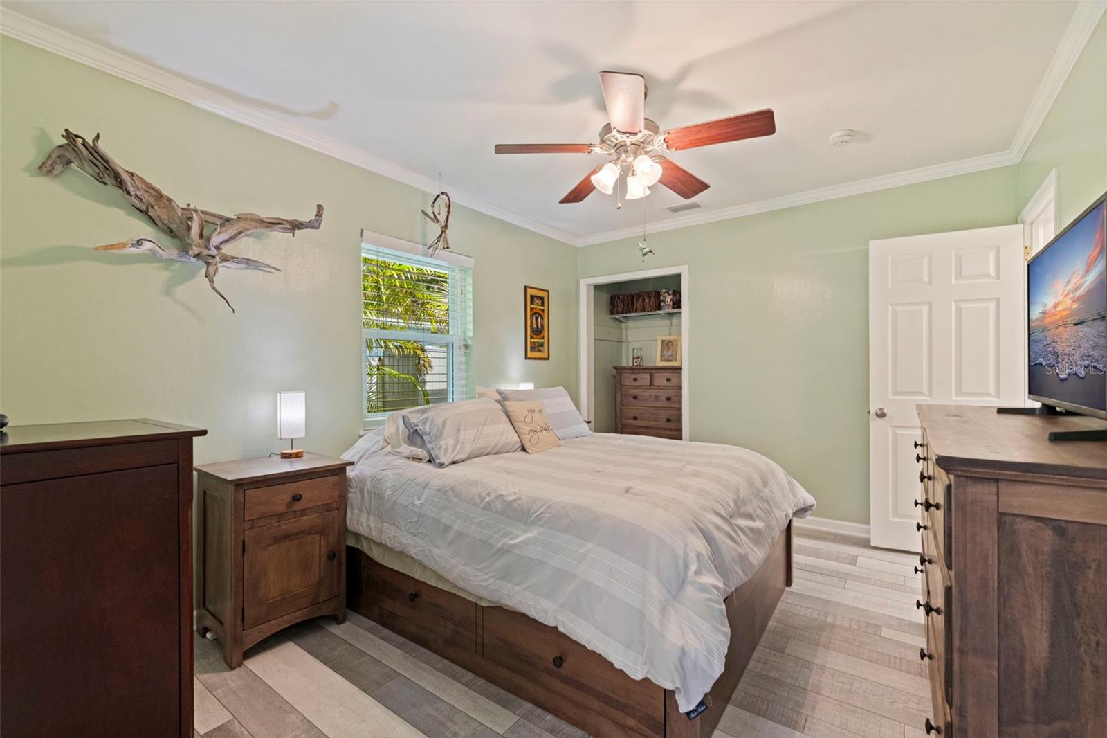 Image 6 of 37 For 3767 25th Avenue N