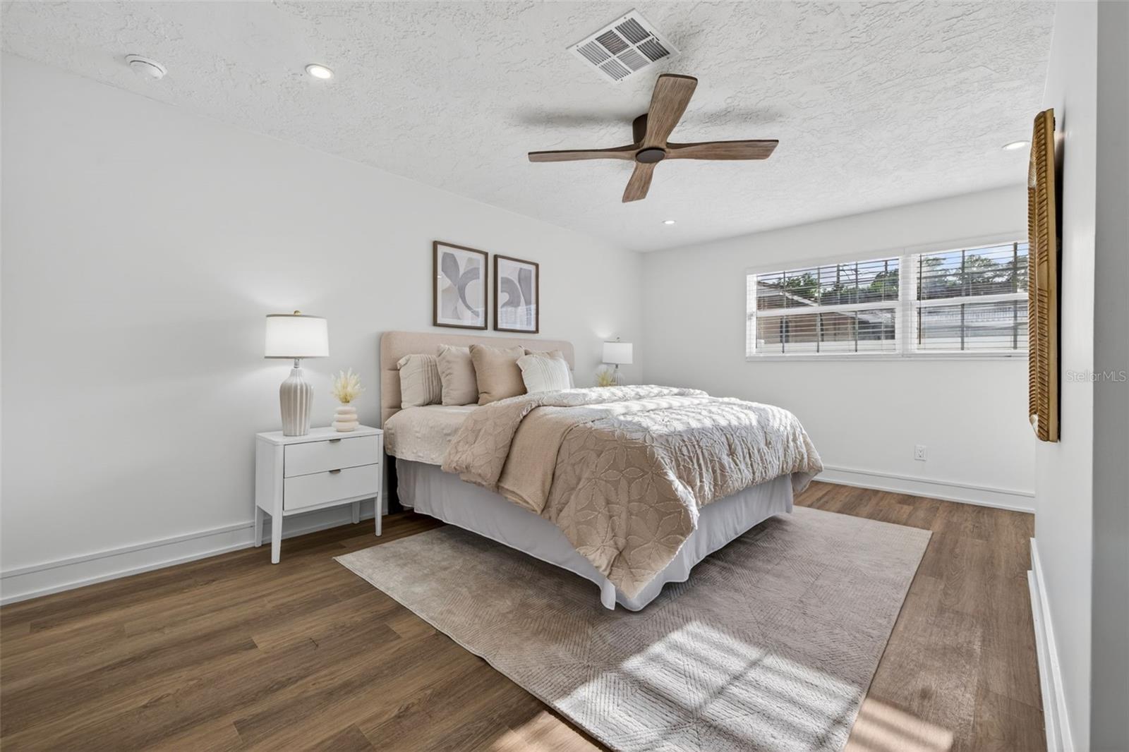 Image 18 of 36 For 861 45th Avenue N