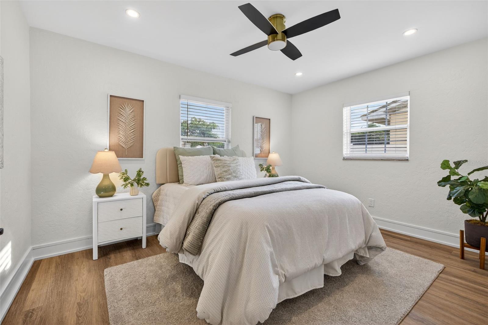 Image 25 of 36 For 861 45th Avenue N