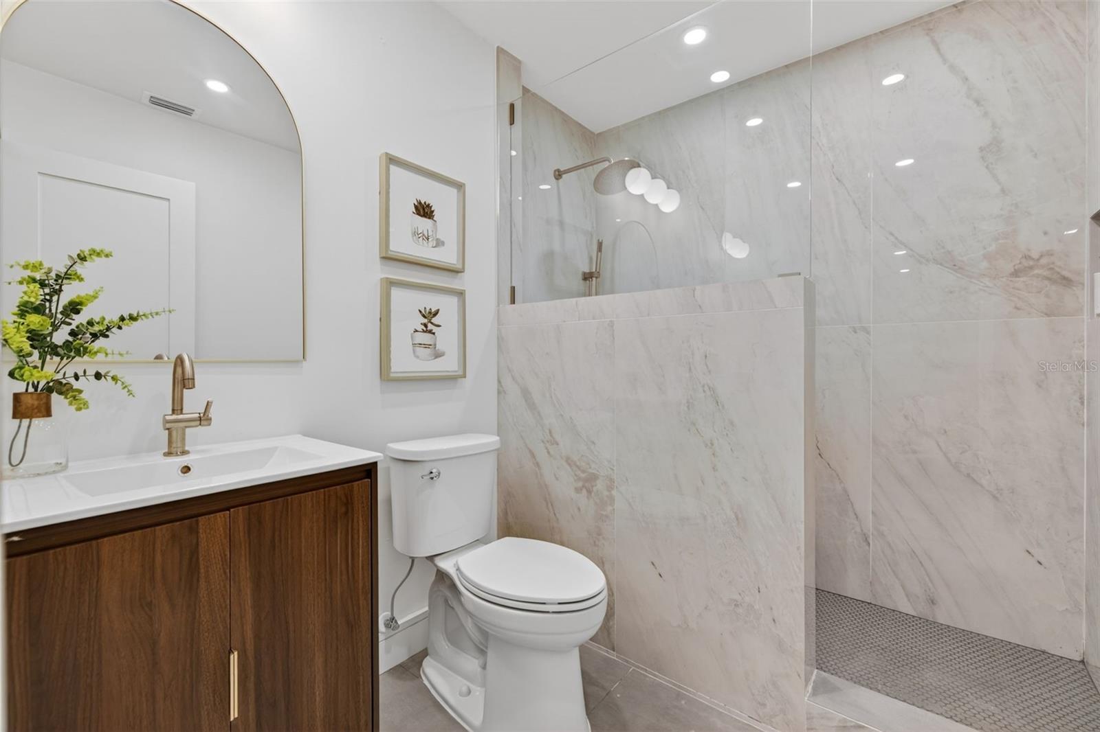 Image 30 of 36 For 861 45th Avenue N