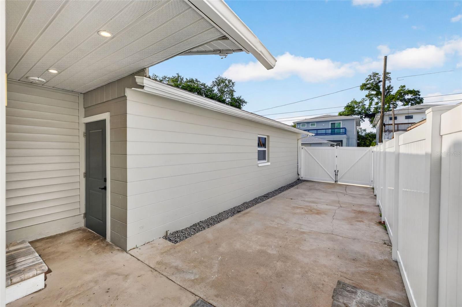 Image 32 of 36 For 861 45th Avenue N
