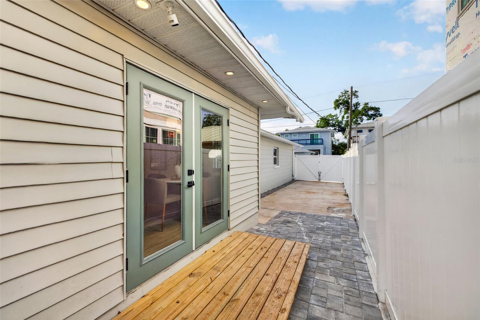 Image 33 of 36 For 861 45th Avenue N