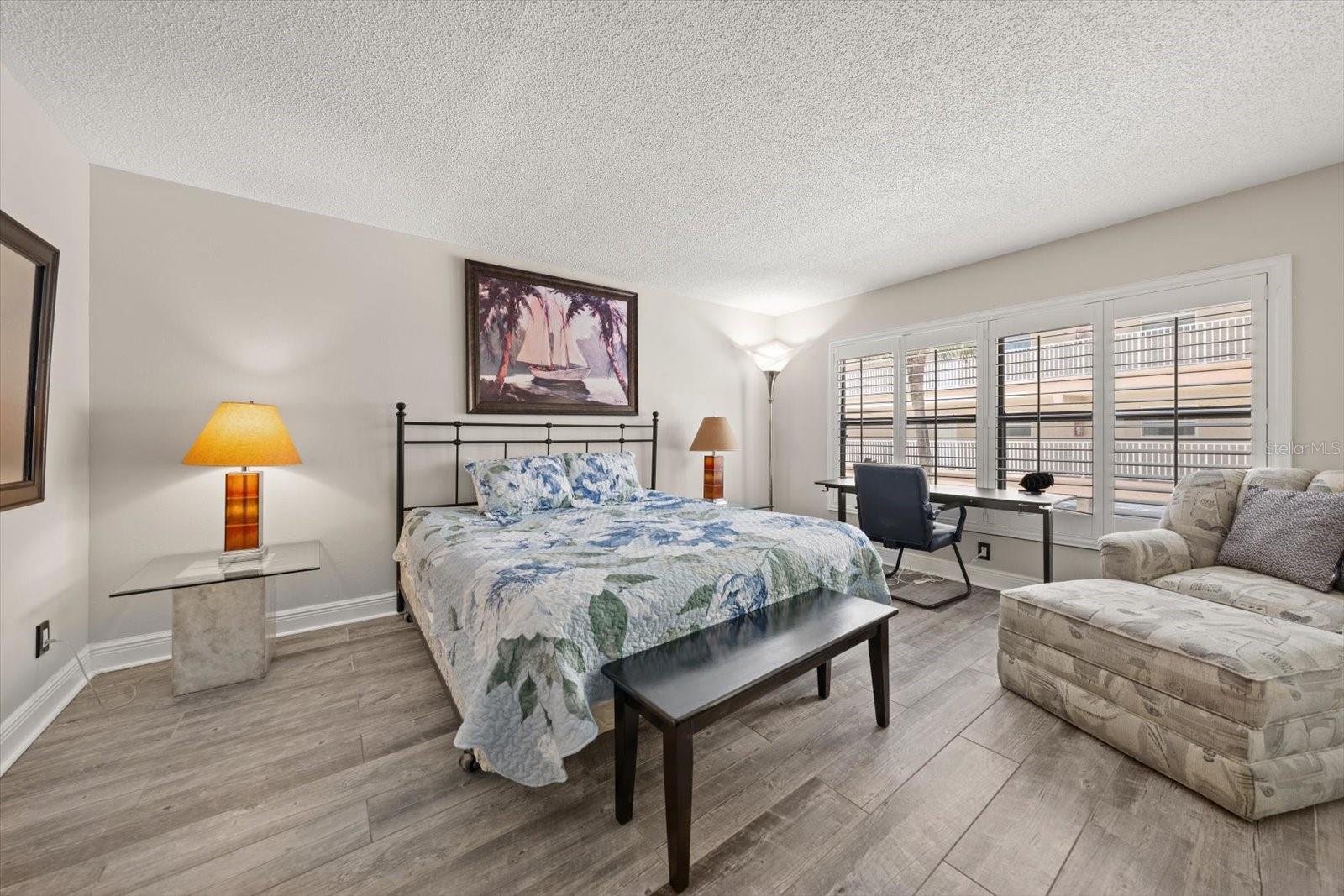 Image 13 of 51 For 12924 Gulf Boulevard 110